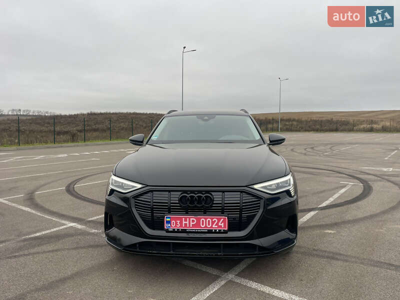 Позашляховик / Кросовер Audi e-tron 2022 в Рівному