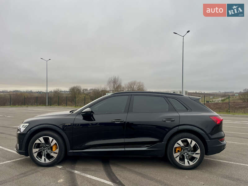 Позашляховик / Кросовер Audi e-tron 2022 в Рівному