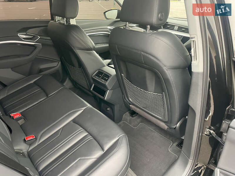 Позашляховик / Кросовер Audi e-tron 2022 в Рівному