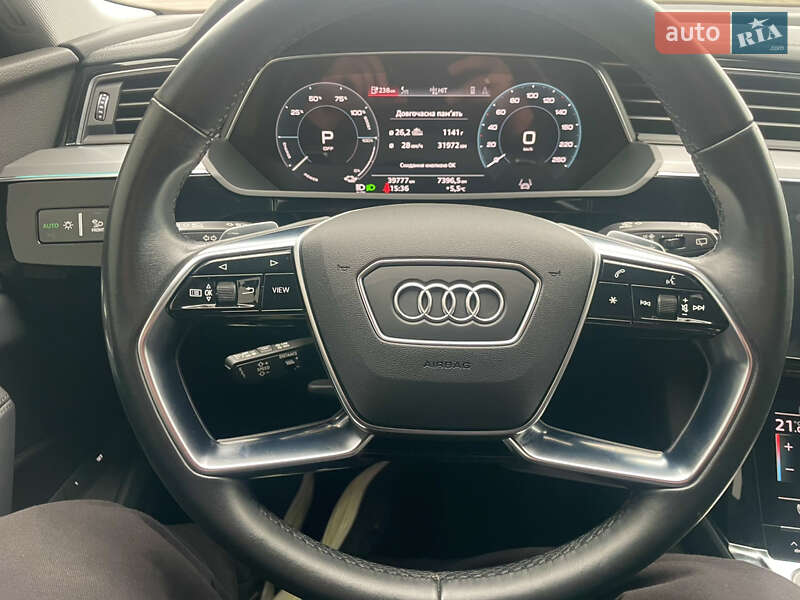 Позашляховик / Кросовер Audi e-tron 2022 в Рівному
