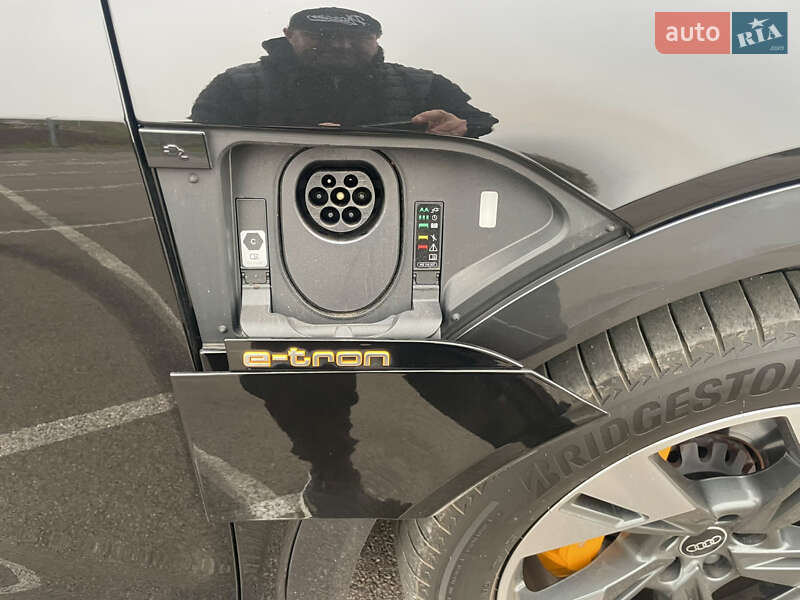 Позашляховик / Кросовер Audi e-tron 2022 в Рівному