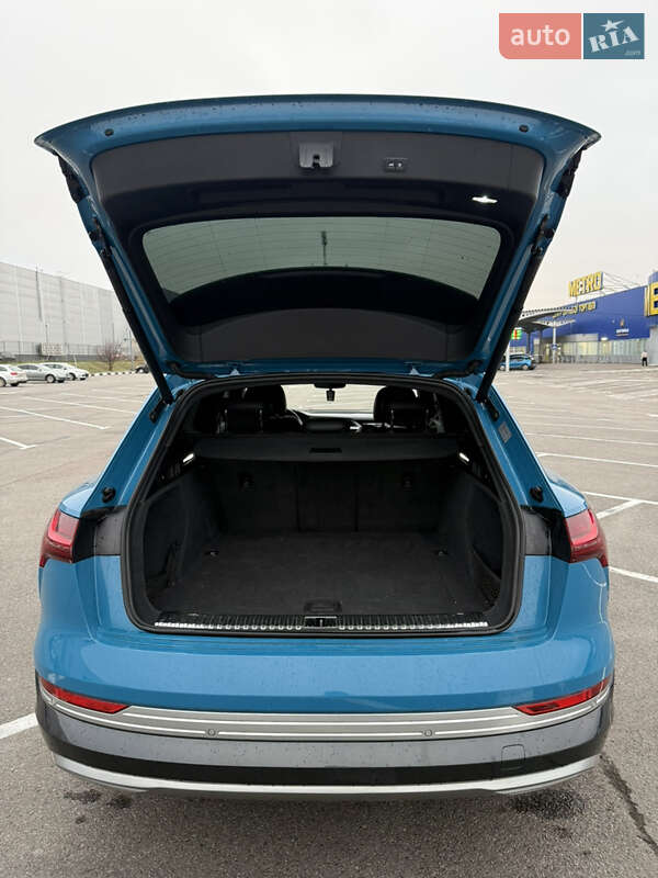 Внедорожник / Кроссовер Audi e-tron 2019 в Ровно