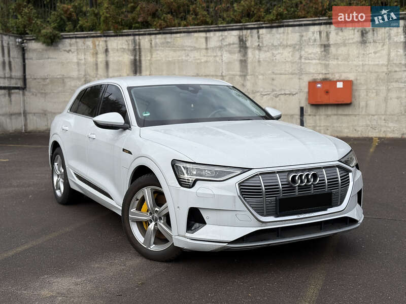 Позашляховик / Кросовер Audi e-tron 2021 в Рівному