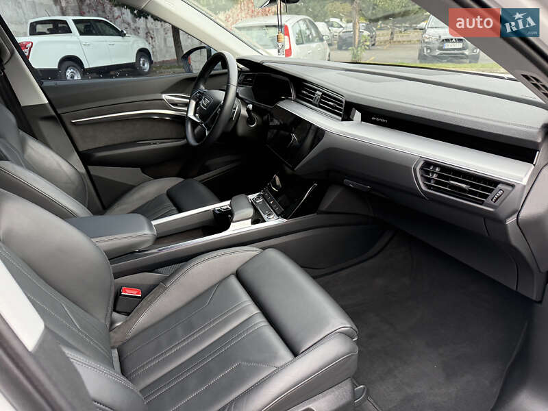 Позашляховик / Кросовер Audi e-tron 2021 в Рівному