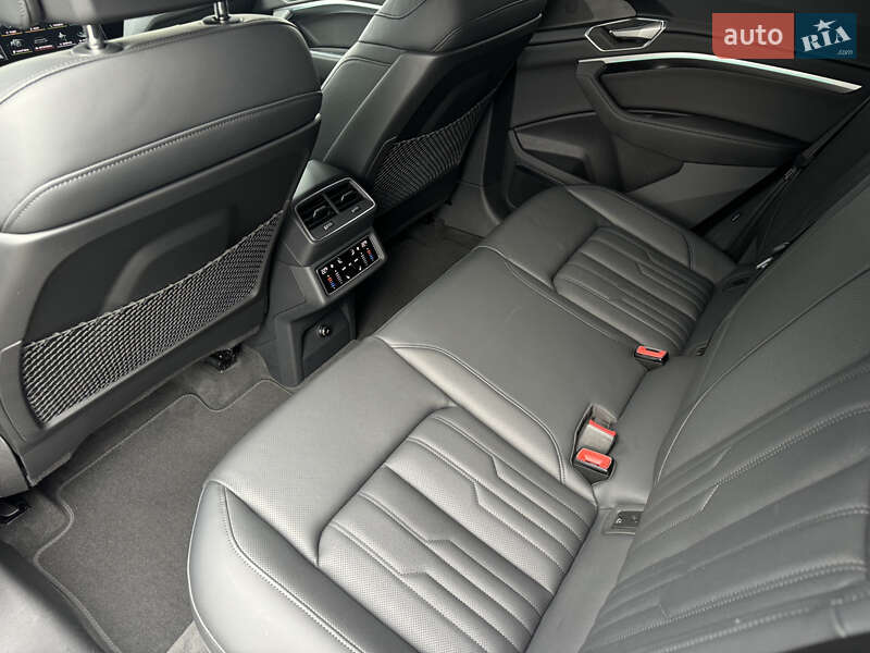 Внедорожник / Кроссовер Audi e-tron 2022 в Мукачево