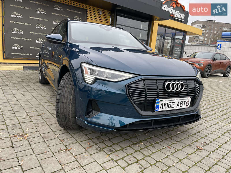 Позашляховик / Кросовер Audi e-tron 2021 в Львові