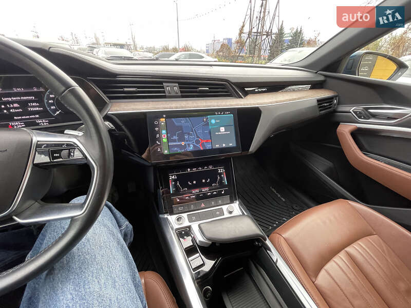 Позашляховик / Кросовер Audi e-tron 2021 в Львові