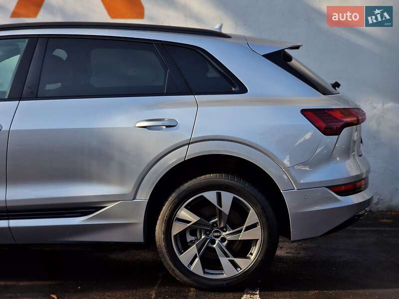 Внедорожник / Кроссовер Audi e-tron 2020 в Одессе