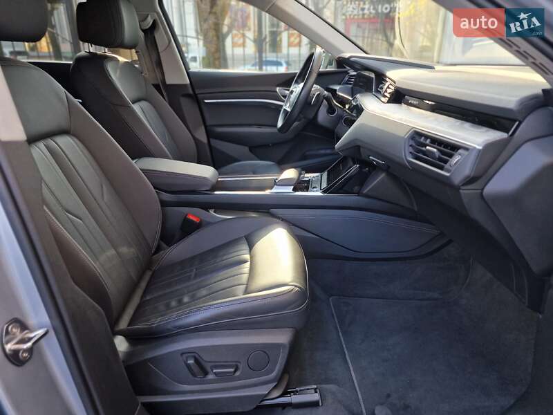 Внедорожник / Кроссовер Audi e-tron 2020 в Одессе