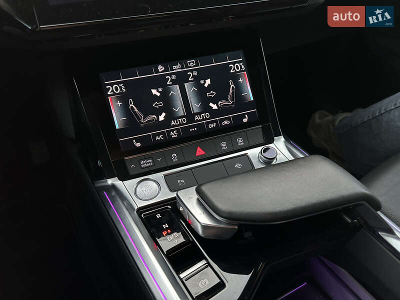 Внедорожник / Кроссовер Audi e-tron 2019 в Каменском