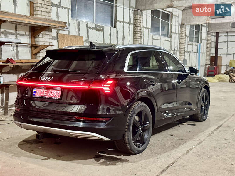 Внедорожник / Кроссовер Audi e-tron 2019 в Сарнах фото 8 Внедорожник / Кроссовер Audi e-tron 2019 в Сарнах