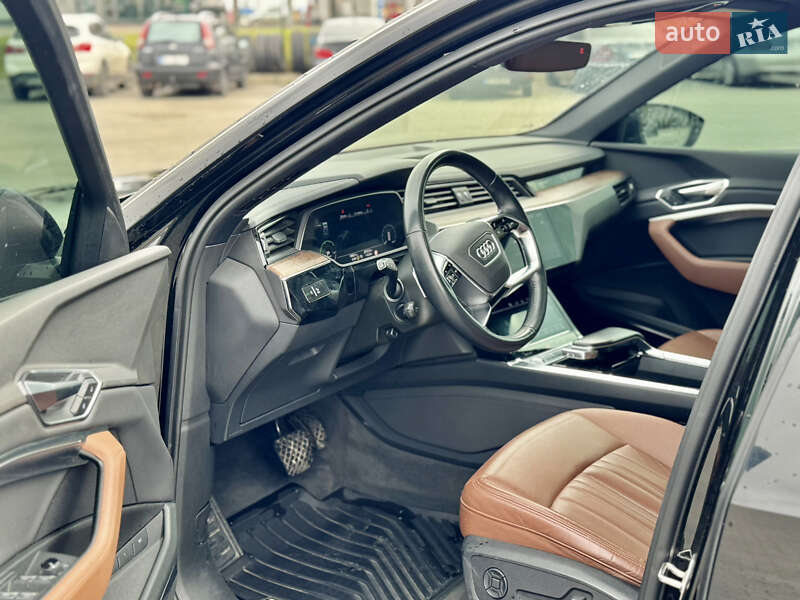 Внедорожник / Кроссовер Audi e-tron 2019 в Сарнах фото 17 Внедорожник / Кроссовер Audi e-tron 2019 в Сарнах