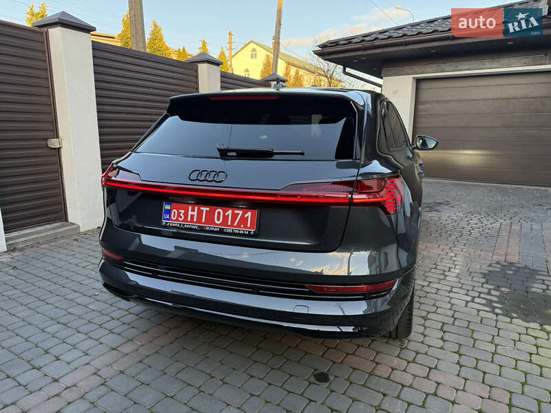 Позашляховик / Кросовер Audi e-tron 2022 в Луцьку