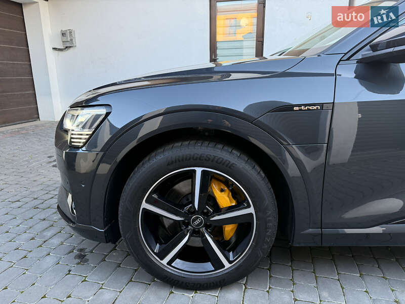 Позашляховик / Кросовер Audi e-tron 2022 в Луцьку