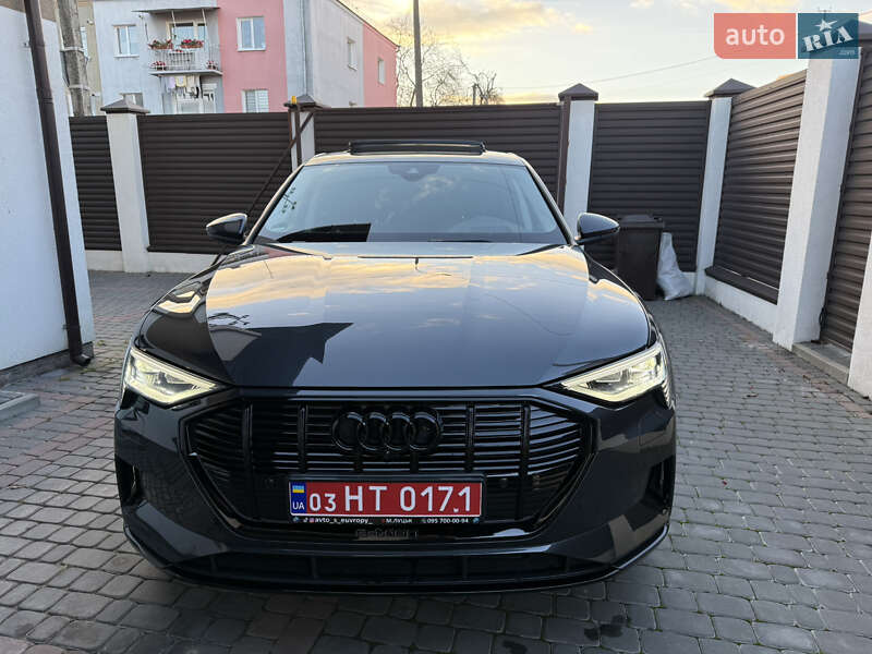 Позашляховик / Кросовер Audi e-tron 2022 в Луцьку