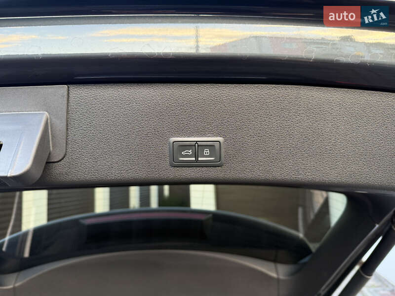 Позашляховик / Кросовер Audi e-tron 2022 в Луцьку