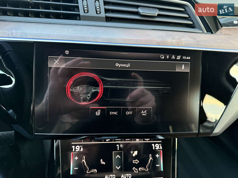 Позашляховик / Кросовер Audi e-tron 2022 в Луцьку