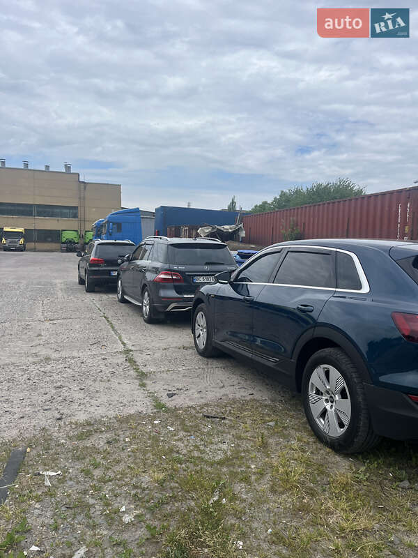 Внедорожник / Кроссовер Audi e-tron 2020 в Львове