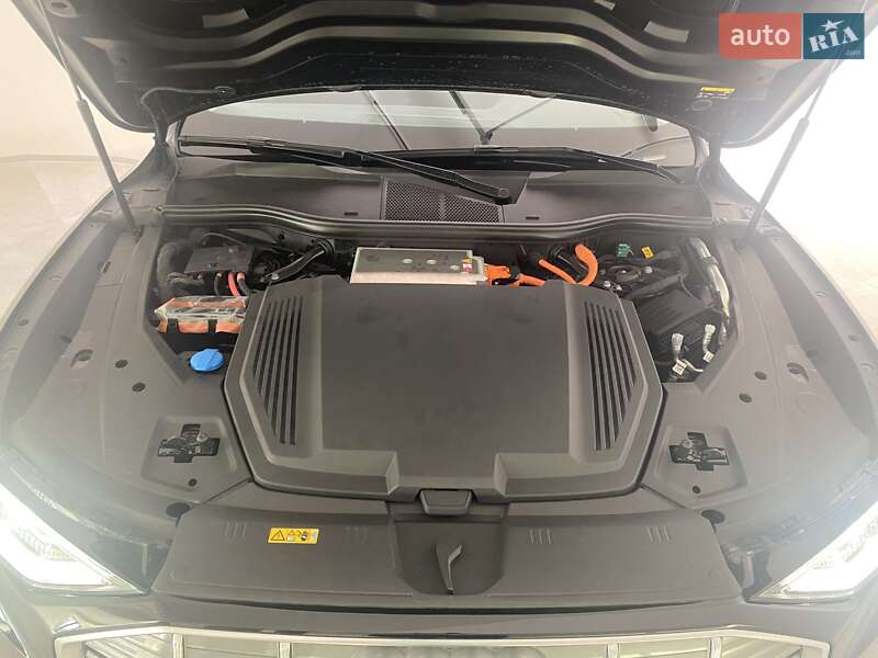 Позашляховик / Кросовер Audi e-tron 2020 в Ірпені