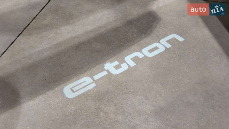 Позашляховик / Кросовер Audi e-tron 2020 в Львові