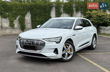 Позашляховик / Кросовер Audi e-tron 2021 в Рівному