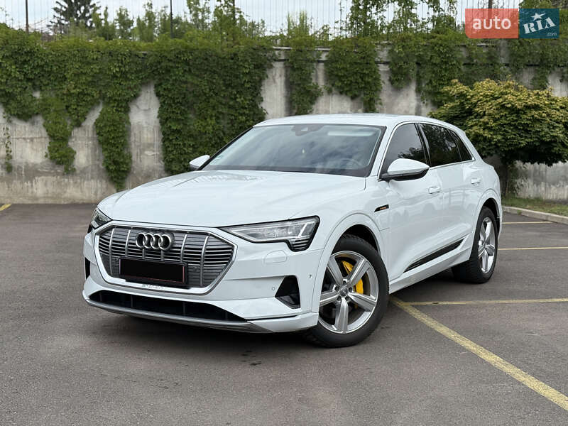 Позашляховик / Кросовер Audi e-tron 2021 в Рівному