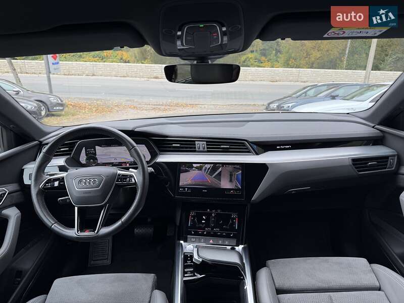 Позашляховик / Кросовер Audi e-tron 2020 в Красилові