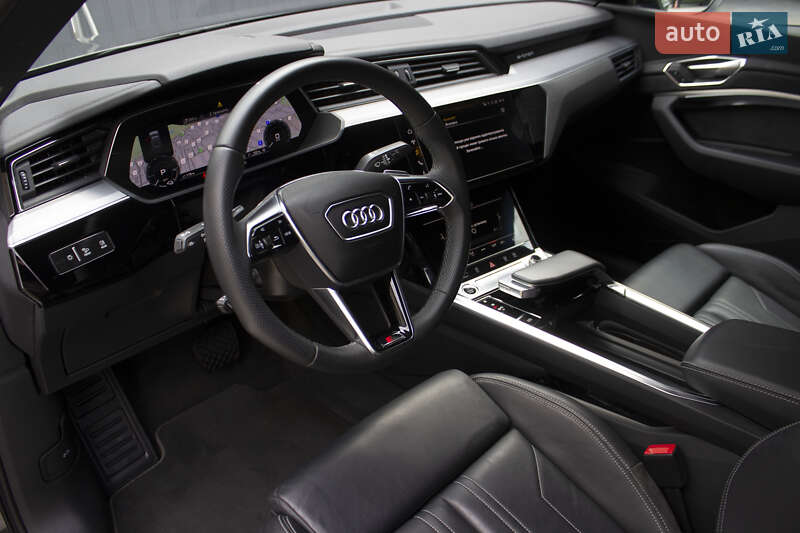 Позашляховик / Кросовер Audi e-tron 2021 в Києві