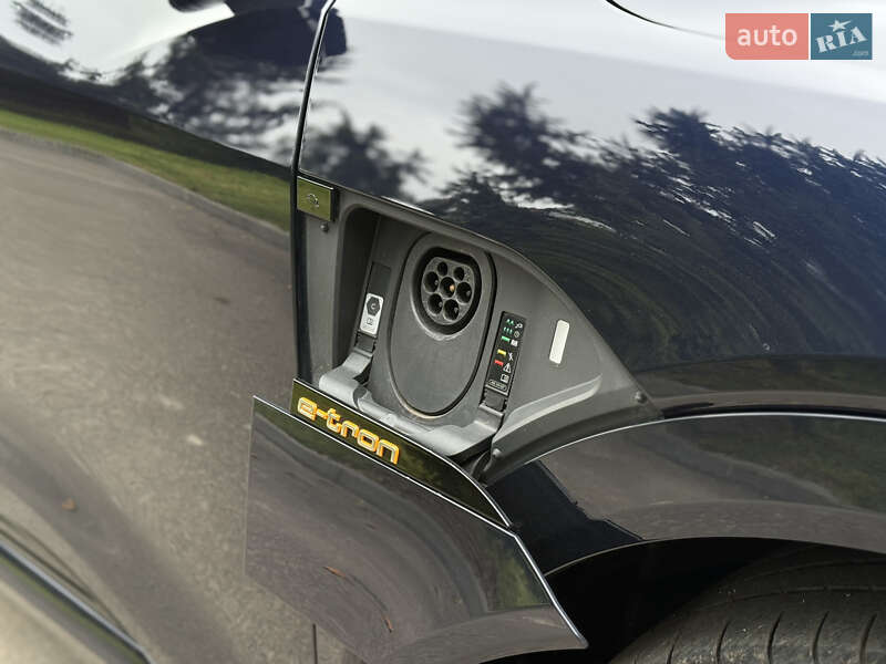 Позашляховик / Кросовер Audi e-tron 2021 в Тернополі