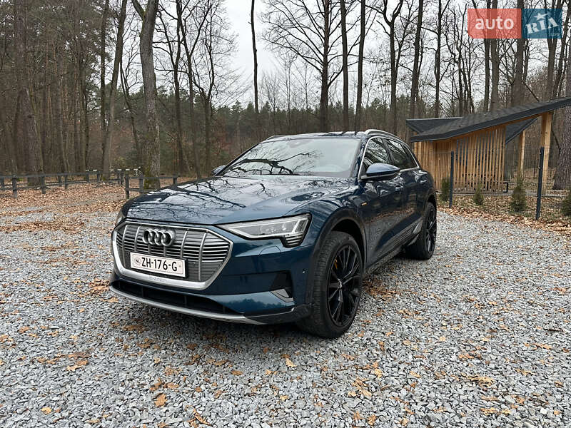 Внедорожник / Кроссовер Audi e-tron 2019 в Киеве