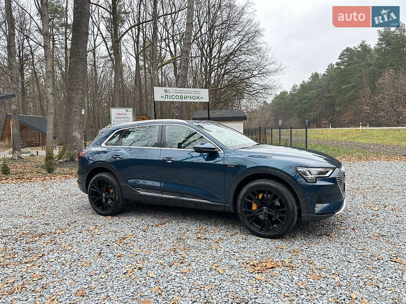 Внедорожник / Кроссовер Audi e-tron 2019 в Киеве