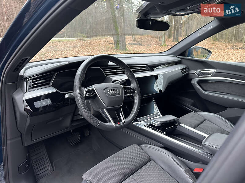 Внедорожник / Кроссовер Audi e-tron 2019 в Киеве