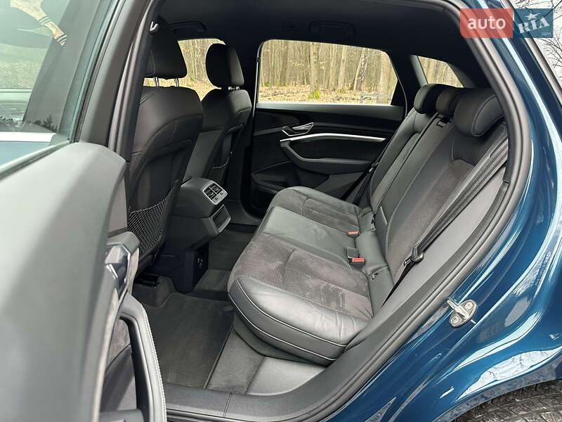 Внедорожник / Кроссовер Audi e-tron 2019 в Киеве