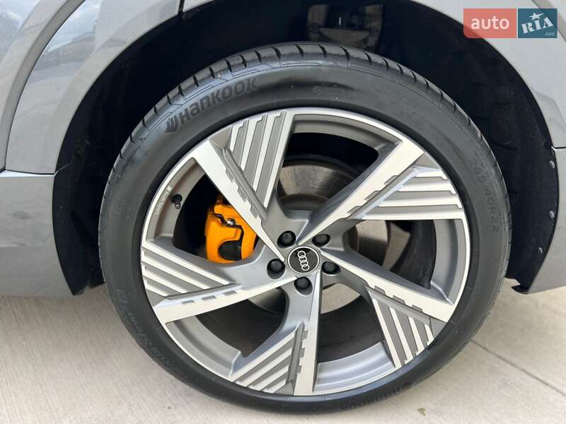 Позашляховик / Кросовер Audi e-tron 2021 в Дніпрі