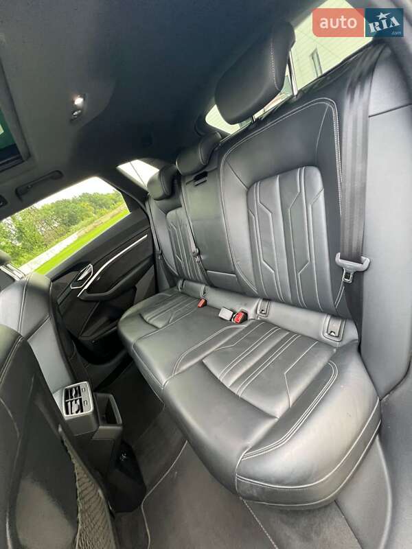 Позашляховик / Кросовер Audi e-tron 2021 в Дніпрі