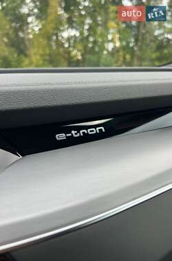 Позашляховик / Кросовер Audi e-tron 2021 в Дніпрі
