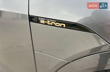 Позашляховик / Кросовер Audi e-tron 2021 в Дніпрі