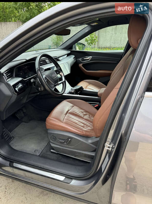 Внедорожник / Кроссовер Audi e-tron 2020 в Черновцах фото 4 Внедорожник / Кроссовер Audi e-tron 2020 в Черновцах
