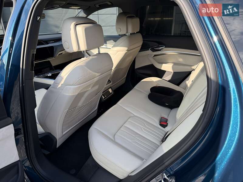 Внедорожник / Кроссовер Audi e-tron 2019 в Днепре