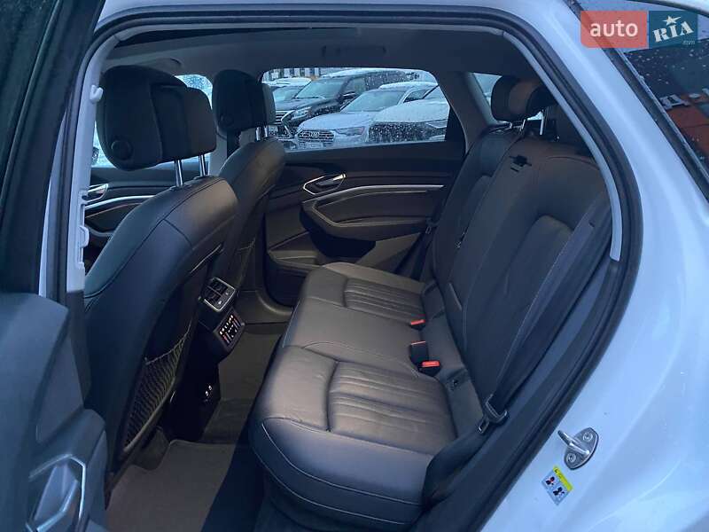 Позашляховик / Кросовер Audi e-tron 2020 в Львові
