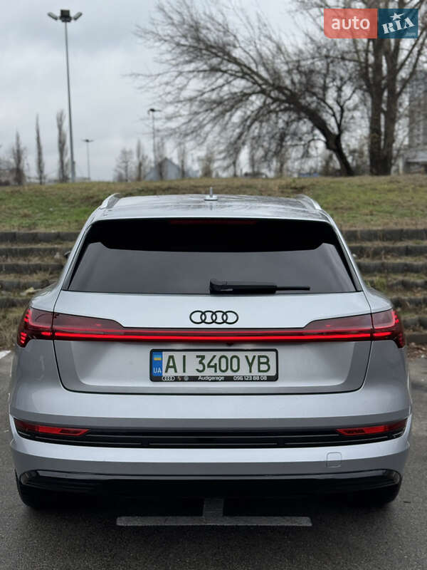 Внедорожник / Кроссовер Audi e-tron 2019 в Киеве фото 12 Внедорожник / Кроссовер Audi e-tron 2019 в Киеве