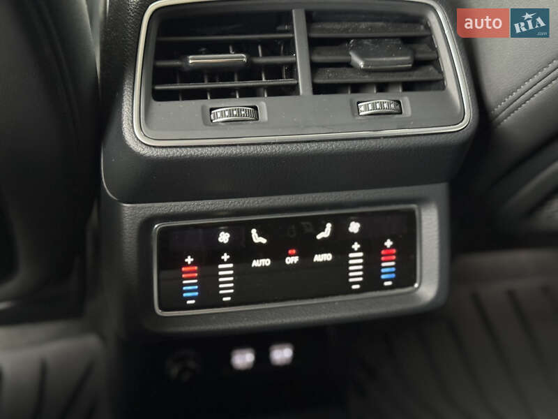 Внедорожник / Кроссовер Audi e-tron 2019 в Киеве фото 22 Внедорожник / Кроссовер Audi e-tron 2019 в Киеве