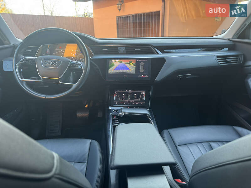 Внедорожник / Кроссовер Audi e-tron 2022 в Мукачево