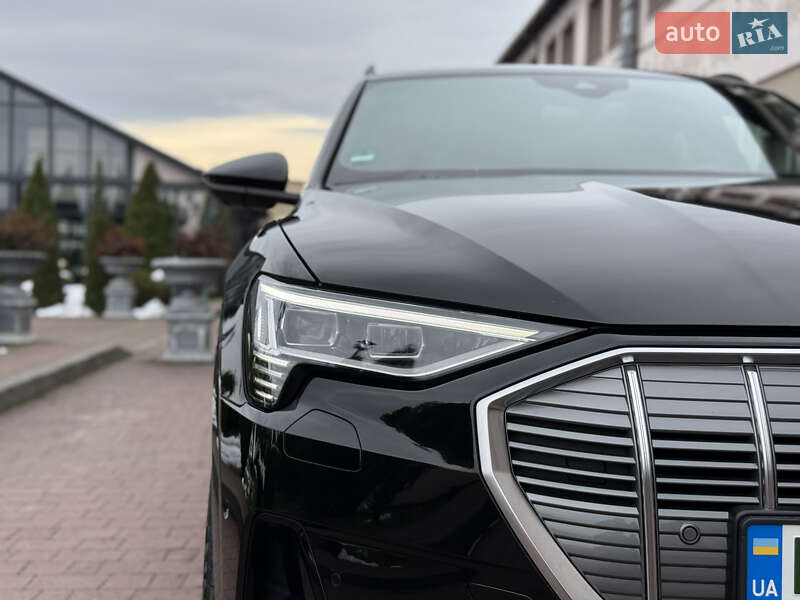 Позашляховик / Кросовер Audi e-tron 2020 в Стрию