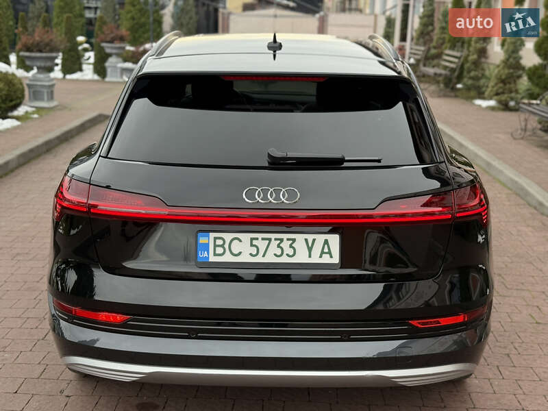 Позашляховик / Кросовер Audi e-tron 2020 в Стрию