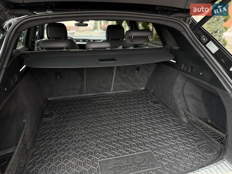 Позашляховик / Кросовер Audi e-tron 2020 в Стрию