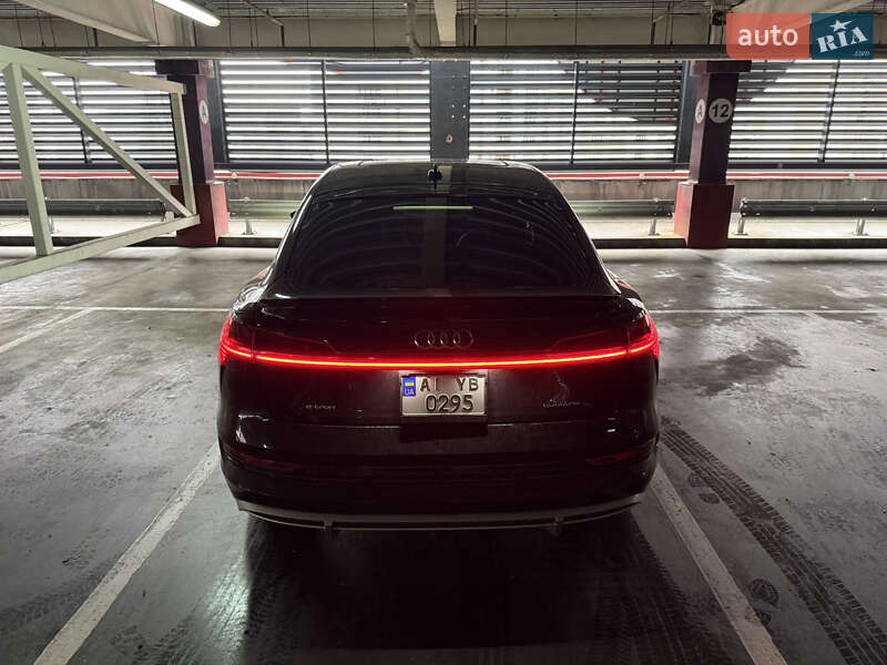 Внедорожник / Кроссовер Audi e-tron 2022 в Киеве