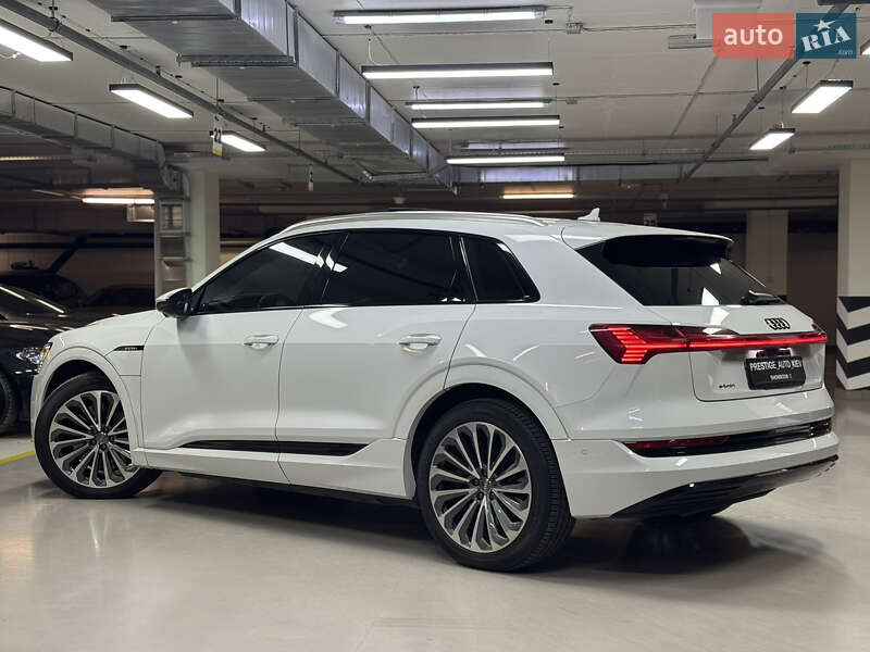Позашляховик / Кросовер Audi e-tron 2019 в Києві