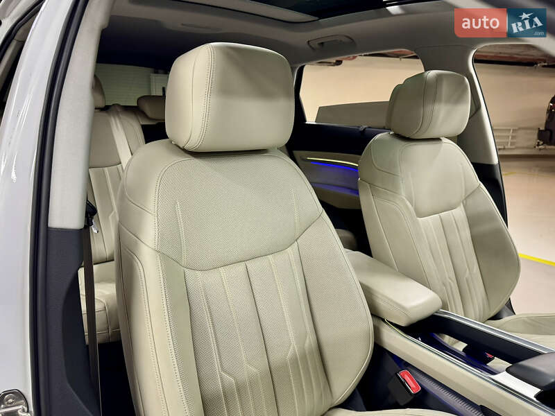 Позашляховик / Кросовер Audi e-tron 2019 в Києві