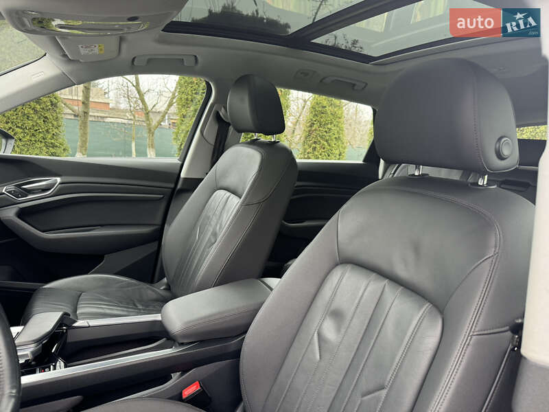 Позашляховик / Кросовер Audi e-tron 2020 в Харкові фото 24 Позашляховик / Кросовер Audi e-tron 2020 в Харкові